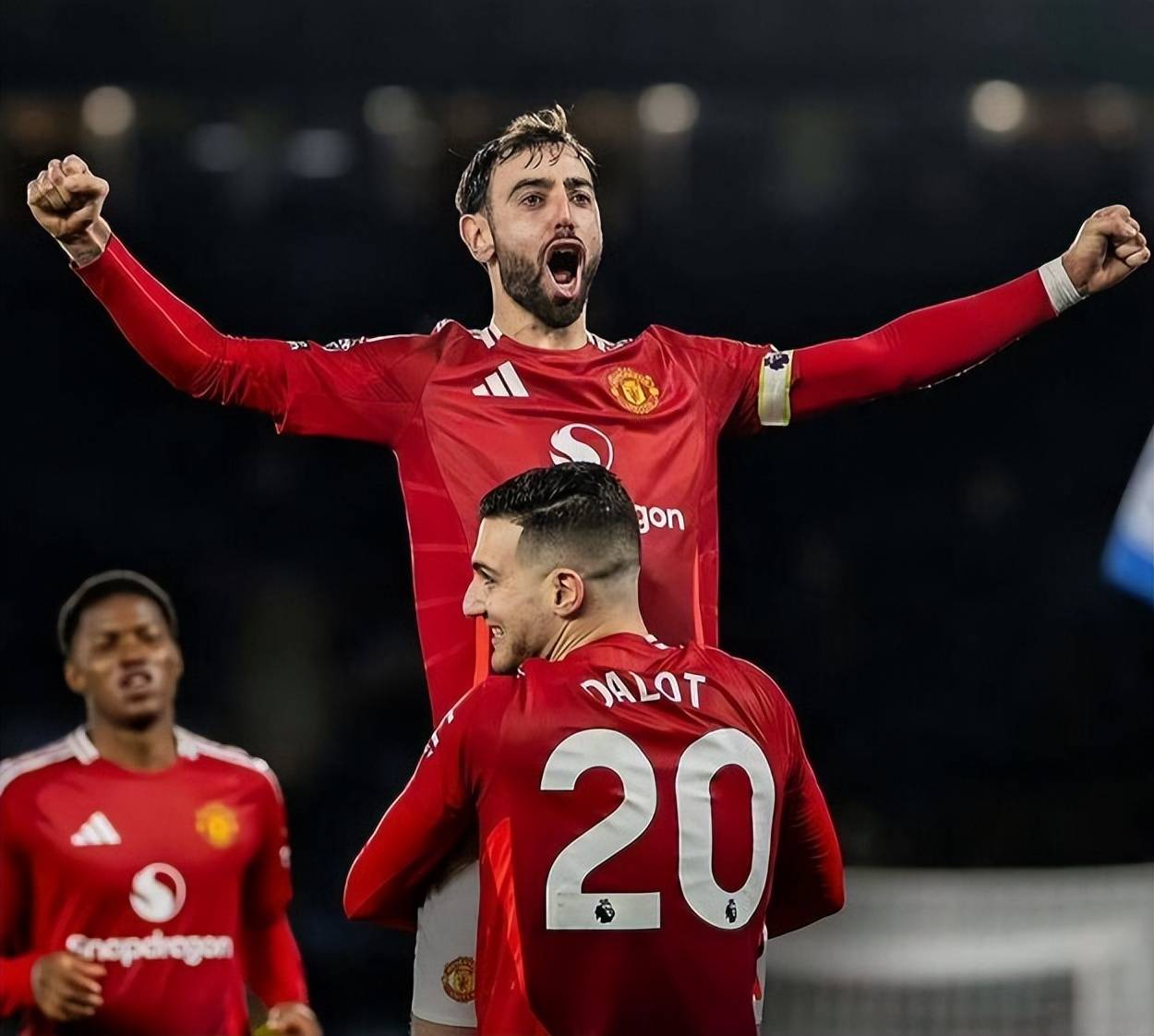 利物浦带队取胜！，阿扎伦卡重要时刻险胜再创辉煌时刻